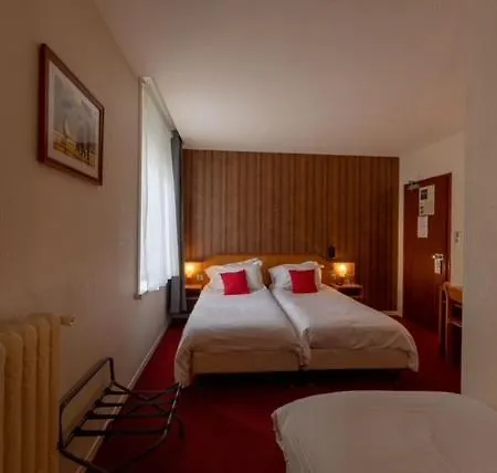 מלון Metropol 3*