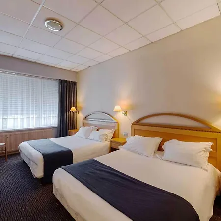 Metropol מלון 3*