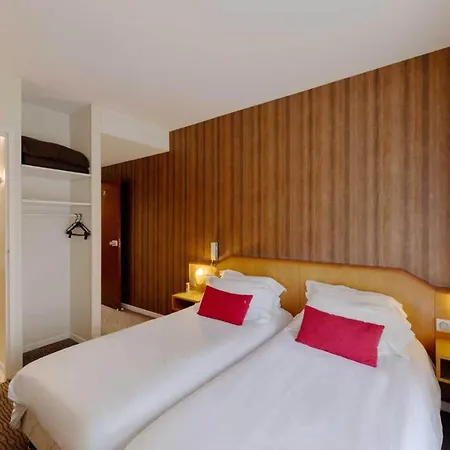 Metropol מלון 3*